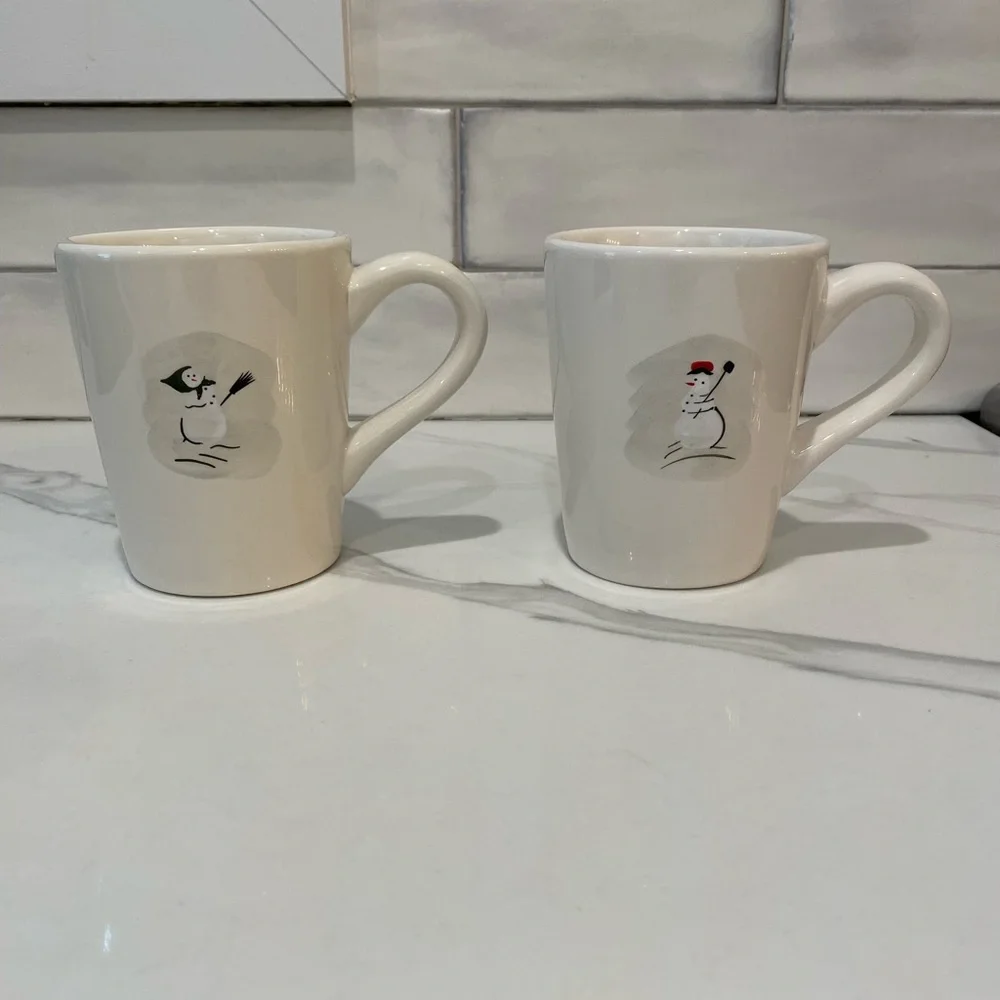 Williams Sonoma holiday mugs- set of 4